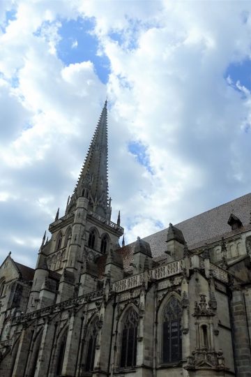Extérieur cathédrale Saint Lazare